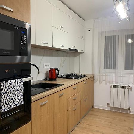 Sunny Apartment In Suceava Extérieur photo