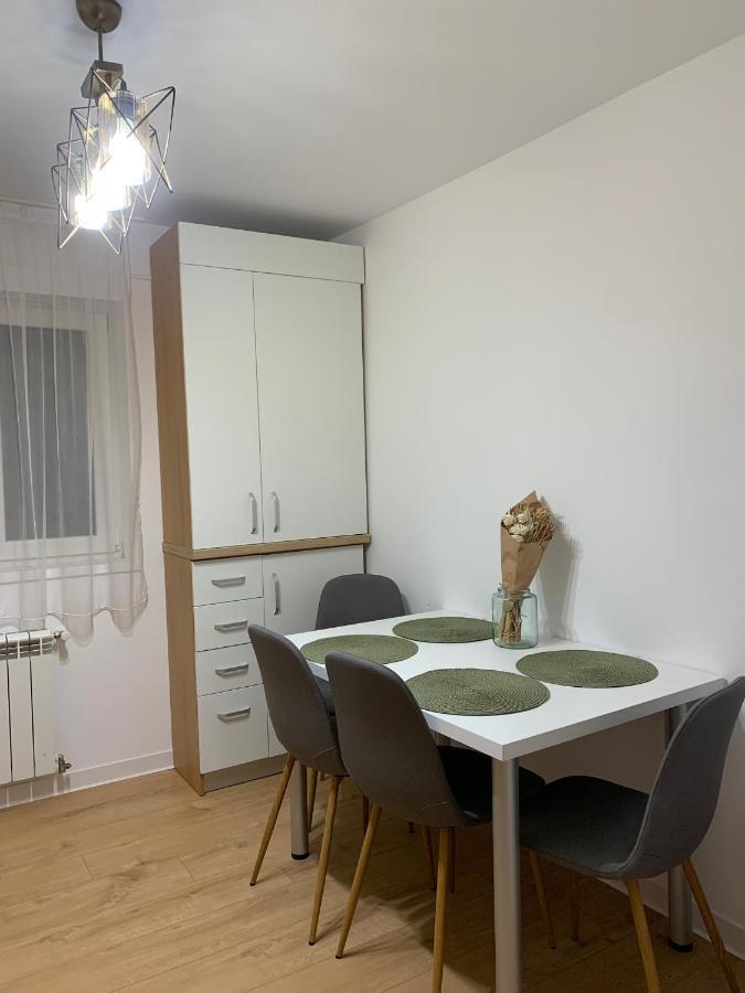 Sunny Apartment In Suceava Extérieur photo