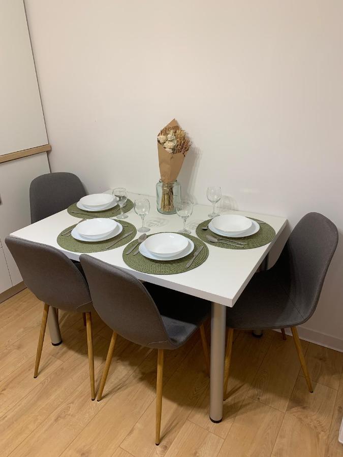 Sunny Apartment In Suceava Extérieur photo