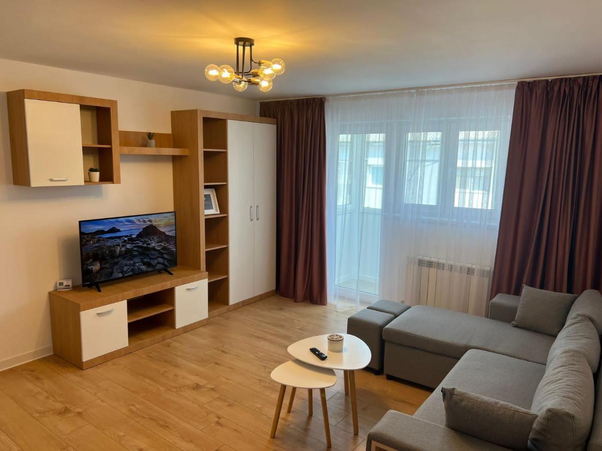 Sunny Apartment In Suceava Extérieur photo